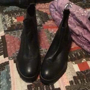 Talbots black leather lug sole boot